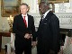 Foto : Tony Blair a prezident Ghany John Agyekum Kufuor poas rozhovoru na D 10.

Tony Blair bol na Slovensku prv krt v roku 2006 a na spolonej tlaovej konferencie predsedu vldy SR Mikula Dzurindu a britskho premira Tonyho Blaira, da 9. marca 2006 povedal aj toto :
Tony Blair, predseda vldy Spojenho krovstva Vekej Britnie a Severnho rska
V prvom rade by som chcel poveda, e je pre ma vekou cou, e som prvm britskm premirom, ktor navtvil nezvisl zvrchovan Slovensko a chcem poveda, e sa mimoriadne tem, e som toto mohol uskutoni poas vkonu funkcie premira, ktor je nielen dobrm priateom, ale aj dobrm kolegom, ktorho lderstvo naozaj vemi obdivujem. Poas eurpskych rokovan a rozhovorov, a najm vzhadom na niektor ak zahraninopolitick rozhodnutia, ktor sme museli prija v poslednch rokoch, sa naute spoznva charakter druhch  ostatnch ldrov. Pn Dzurinda je niekto, koho si naozaj vemi vim a som rd, e tu mem by. Samozrejme, e dnes veer budeme ete rokova a budeme hovori o mnohch eurpskych a medzinrodnch otzkach, ale tie chceme hovori aj o otzke reforiem a zmien v naich spolonostiach. Myslm, e mnoh obdivujeme pokrok, ktor dosiahlo Slovensko za posledn roky a obdivujeme silu slovenskej ekonomiky, ako aj odhodlanie postara sa o to, aby Slovensko bolo dobrm partnerom v NATO a v Eurpe  toto vetko bolo mimoriadne dleit. Mm svoje vlastn sksenosti z Britnie a viem, e ke prechdzate reformnm procesom a procesom zmien v takch nronch oblastiach, ako je kolstvo a zdravotnctvo  to vetko s vek tmy aj u ns doma. Ke sa vydte na tto cestu zmien, tak je to ak, pretoe niekedy udia nedoku vidie dlhodob prnosy toho, o je niekedy nron alebo ba priam bolestn krtkodob proces a pritom vieme, e tie krajiny, ktorm sa dnes dobre dar, s tie krajiny, ktor boli pripraven a odhodlan uskutoni reformy pre tento dlhodob prnos. Tak myslm, e je vemi dobr, ke v naom partnerstve sa podelme aj o nae domce sksenosti a pokia ide o Eurpu  mme, myslm, spolon pohad na budcnos Eurpy a to je Eurpa, ktor je otvoren a dynamick, ktor podporuje transatlantick spojenectvo a ktor je odhodlan pripravi ns na budci konkurenn svet  predsa nejde len o konkurenciu v rmci Eurpy, ale v rmci globlnej ekonomiky. Okrem toho samozrejme vemi zko spolupracuj nae dve krajiny v NATO, v rznych oblastiach celosvetovej zahraninej politiky a chcem sa poakova za innos vyvjan Slovenskom v Iraku  je to vemi dleit pre cel regin a ak dovolte, chcel by som znovu vyui tto prleitos na vyjadrenie hlbokho scitu k strate, ktor ste utrpeli, ke sa vae mierov sily vracali domov z Kosova. A nakoniec by som chcel poveda, e vzahy medzi Britniou a Slovenskom nadobdaj vemi praktick formu, pretoe mme v Spojenom krovstve dnes vea Slovkov, ktor tam pracuj  ktor s srdene vtan a mme aj niekoko tisc slovenskch tudentov v Spojenom krovstve a vzah medzi naimi dvomi krajinami za posledn roky vemi zosilnel a ja si myslm, e to je dobr znamenie pre tie krajiny, ktor s nov lensk krajiny v Eurpskej nii a je vemi dobr, e spolupracuj so starmi lenskmi krajinami a ako viete, my v Eurpskej nii sme za jej rozrenie, ale viete, e rozren E, v ktorej s teraz tak krajiny ako Slovensko, obohatili Eurpsku niu, priniesli nov vitalitu a ja to povaujem za vemi dobr. Take, Mikul, som vemi rd, e tu mem by dnes s tebou a ospravedlujem sa, e som troka mekal  bolo to kvli dopravnm problmom v Britnii, nie tu. Take dovote, aby som sa ete raz ospravedlnil a povedal, e akujem vemi pekne za to, ako dobre sa tu ctim a ako milo ste ma privtali, akujem.

Tony Blair, predseda vldy Spojenho krovstva Vekej Britnie a Severnho rska
Len naozaj obdivujem t eleganciu, s ktorou dokete zapracova otzky tkajce sa Bratislavy do vntornch zleitost Britnie  to bola t narka na Rover, ktor zaznela v tvojej otzke. Ja som nevidel t sprvu, ale chcem poveda jednu vec vemi jasne  my sme spravili vetko a urobme vetko o treba, aby sme zachovali o najviac pracovnch miest pre Rover  to je vek tma a samozrejme, e sme aj poskytli vek pomoc tomu, aby sme vytvorili nov pracovn miesta pre ud, pretoe k tmto zmenm v priemysle dochdza vtedy, ke sa tovar nedoke preda a v tomto prpade to bol Rover. Bolo potrebn urobi vek zmenu a urite podporme pracovnkov tam, ale nikto by nm neodpustil, keby sme sa nepoksili zachrni tieto miesta  samozrejme, e sme to museli urobi. Ale neviem presne podrobnosti tejto sprvy, ale chcem poveda, e pokia ide o eurpske peniaze, je naozaj vemi dleit, aby tieto peniaze rchlo preli eurpskymi procesmi a dostali sa o najrchlejie k adrestom a chcel by som znovu zdrazni ten dvod pre to  s to toti peniaze, ktor mu pomc ekonomickmu rozvoju v takch krajinch, ako je Slovensko a m rchlejie bude ekonomick rozvoj v tchto krajinch, tm lepie je to pre Britniu a vetky dkazy, ktor mme z tch krajn, ktor prili do E skr, hovoria, e m lep je ekonomick pokrok novch lenskch ttov, tak tm rchlejie sa tieto krajiny stan istmi prispievatemi a nie istmi poberatemi eurpskych prostriedkov.

www.gov.sk