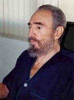 Fidel Alejandro Castro Ruz (* 13. august 1926, Birn) je prezident Kuby. Vldne v tomto tte nepretrite od roku 1959, ke jeho revolun hnutie zosadilo vldu Fulgencia Batistu a vytvorilo na Kube prv komunistick tt na zpadnej pologuli. Castro patr medzi najdlhie psobiace hlavy ttu na svete.

Fidel Castro sa narodil v bohatej farmrskej rodine v mesteku Birn v provincii Holgun. M dvoch bratov: Ramna, ktor m funkciu na ministerstve ponohospodrstva a vrav sa o om, e spravuje rodinn majetky a Rala, ministra obrany Kuby. Jeho sestra Juanita ije v Spojench ttoch.

Fidel Castro sa zapojil do politiky u poas tudentskch ias. tudoval prvo na univerzite v Havane. V roku 1947 vstpil do Ortodoxnej strany, ktor poadovala reformu vldy. Nasledujci rok sa oenil so tudentkou filozofie Mirtou Daz Balart tie z bohatej kubnskej rodiny, s ktoru mal neskr syna Fidelita. V roku 1950 po absolvovan univerzity zaal vykonva prvnick prax. Stal sa znmym pre svoj nacionalizmus a odpor proti vplyvu USA na Kubu. V roku 1951 sa dostal na elo strany po samovrade jej dovtedajieho ldra a pripravoval sa na parlamentn voby, ktor sa mali kona nasledujci rok. 10. marca 1952 vak Fulgencio Batista uskutonil ttny prevrat, chopil sa moci a zruil plnovan voby. Po prevrate Castro vystpil z Ortodoxnej strany. Obvinil Batistu z poruenia stavy, ale na sde neuspel.

Castro zareagoval na Batistov prevrat zorganizovanm ozbrojenho toku na kasrne Moncada 26. jla 1953 v Santiagu a kasrne Bayamo. toky boli nespen a viac ako 60 z celkovho potu 135 tonkov bolo zabitch. Castro spolu s almi lenmi jeho skupiny uli do hr Sierra Maestra vchodne od Santiaga. 1. augusta, po tom ako sa arcibisup Santiaga Enrique Prez Serrantes zaruil, e nebud zabit alebo muen ale dostan sa pred sd, as vzbrencov sa vzdala a alia as spolone s Castrom bola neskr zajat. V sdnom procese bol Fidel Castro odsden na 15 rokov vzenia. Poas pobytu vo vzen sa s nm rozviedla manelka a jeho nepriatelia sa ho poksili otrvi. Vo vzen vak pobudol menej ako 2 roky, vaka veobecnej amnestii, ktor vyhlsil Batista v roku 1955. 7. jla 1955 odiiel do exilu do Mexika.

V Mexiku sa Castro spojil s almi exulantmi a zaloil Hnutie 26. jla, pomenovan poda dtumu toku na kasrne Moncada. Odili do USA, kde zskavali financie od Kubncov tam ijcich. Ku skupine sa pripojil aj doktor medicny Ernesto Che Guevara. V Mexiku skupinu trnoval vojnov vetern Alberto Bayo Giraud. 26. novembra 1956 skupina vyplvala z Tuxpanu na Kubu na jachte Granma.

Pristli 2. decembra v Los Cayuelos v blzkosti mesta Manzanillo na vchode Kuby. Omekali sa o 2 dni oproti plnovanmu prchodu. 30. novembra in skupina Castrovch prvrencov zorganizovala pod vedenm Franka Paisa vzburu v Santiagu. Iba asi 12 a 16 muov z 82-lennej skupiny preilo zrku s kubnskou armdou a uli do hr Sierra Maestra, kde sa pripojili ku Castrovi. Castrovo hnutie si zskavalo popularitu a oskoro sa rozrstlo na 800 muov.

24. mja 1958 vyslal Batista proti Castrovi a alm protivldnym skupinm asi 10 tisc vojakov. Napriek vekej selnej prevahe vldnych vojsk, Castrova gerila vazila a to aj vaka masvnej dezercii zle trnovanch, nezaangaovanch mladch odvedencov Batistovej armdy.

Wikipedia