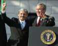 George Walker Bush (* 6. jl 1946, New Haven, Connecticut) je americk politik, sasn a v porad 43. prezident Spojench ttov americkch. Bush, len Republiknskej strany, pochdza z prominentnej rodiny Bushovcov, do ktorej patr tie jeho star otec (Prescott Bush, sentor USA), jeho otec (George H. W. Bush, bval prezident USA), a jeho brat (Jeb Bush, sasn guvernr ttu Florida).

Pred tm, ako sa stal prezidentom, bol George W. Bush podnikateom v oblasti ropnho priemyslu a profesionlneho bejzbalu. Bol zvolen za 46. guvernra Texasu, a vyhral nominciu Republiknskej strany v prezidentskch vobch v roku 2000. Bush sa stal prezidentom, ke vo volebnom boji porazil viceprezidenta Ala Gorea z Demokratickej strany v obzvl᚝ kontroverznch vobch. Bush bol znovu zvolen za prezidenta v roku 2004, ke porazil sentora za tt Massachusetts, Johna Kerryho. V prezidentskej kampani pouval na svoje odlenie juansk variant anglickej vslovnosti psmena W (double U), konkrtne Dubya. Tto prezvka mu asom prischla a oznauj ho tak aj jeho priaznivci aj kritici.
wikipedia