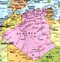 Algeria - Alrska demokratick udov republika, je tt v severnej Afrike. 1 dinr = 100 santimes (centimes), od roku 1964. Pred zskanm nezvislosti patrilo Alrsko do menovej zny franku a alrsky frank sa rovnal belgickmu franku v pomere 1:1. V roku 1964 bol zaveden alrsky dinr.
Mesto Alr malo i m svoj vznam ako prstav, ktor sa oznauje ako brna k orientu. Samotn mesto m zaujmavejie i plne katastroflne tvrte. Vea sa toho zachovalo z ias kolonizcie krajiny. Naprklad ako prdete do Alru loou, muste s na Biele nbreie. Stporadm ozdoben nbren bulvr je vak pvabn a biely skr z diaky. Navrhol ho Anglian Morton Pat ako jeden zo staviteskch zzrakov 19. storoia. V tom ase sa to povaoval za najkraj prstav v Afriky.
