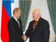 Foto : Vladimr Putin a Valery.I.Grayfer v Kremli v roku 2007 www.lukoil.com