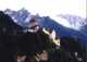 Foto : Hrad Vadz Vaduz je hlavn mesto Lichtentajnska. Le na pravom brehu Rna v nadmorskej vke 455 m n. m. M rozlohu 17,3 km² a 5 129 obyvateov (2003). Symbolom Vaduzu je knieacie sdlo  zmok (skr stredovek hrad) postaven na skale nad mestom.

Vaduz sa spomna v roku 1150. Stal sa sdlom rovnomennho grfstva zaloenho roku 1342. V roku 1499 bol vaduzsk hrad dobyt a vyplienen vajiarmi. Od poiatku 18. storoia je v rukch rodu Lichtentajncov. Roku 1719 bolo Lichtentajnsko poven na rske knieatstvo s Vaduzom ako hlavnm mestom. Knieacia rodina tu ale sdli iba od roku 1938 (do tej doby ila prevane vo Viedni i na Morave).
Wikipedia