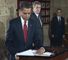 Foto : Americk prezident Barack Obama dnes vzdal ctu bvalmu zakladateovi modernej Tureckej republiky Mustafovi Kemalovi Atatrkovi pri mauzleu v Ankare.