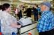 Foto : V socilnom supermarkete Vinzimarkt nakupuje denne 200 ud.

Foto: SME  Vladimr imek
