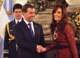Foto : Rusk prezident Dmitrij Medvedev, si podva ruku s argentnskou prezidentkou Cristinou Fernandez na stretnut v palci vldy v Buenos Aires
TASR
