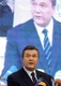 Foto : Viktor Janukovi 
Viktor Andrijovy Juenko 
prezident Ukrajiny 
3. prezident Ukrajiny 
V rade
23. janur 2005 - 25. februra 2010 
Predchodca Leonid Kuma 
Osobn informcie 
Narodenie 23. februr, 1954
Choruevka, Ukrajina 
Manelka Kateryna Juenkov
Svetlana Ivanivna Kolesnikov (ex.) 
Deti Andrij, Taras Vitalina, Sofia, Christina 
Vierovyznanie ukrajinsk ortodoxn 

Viktor Andrijovy Juenko, ukr. Віктор Андрійович Ющенко (* 23. februr 1954) je ukrajinsk politik. Od 23. janura 2005 do 25. februra 2010 bol prezidentom Ukrajiny. Ako lder politickej strany Naa Ukrajina bol hlavnm opozinm kandidtom v prezidentskch vobch v oktbri a novembri 2004, v ktorch porazil Viktora Janukovya (podporovanho odchdzajcim prezidentom Leonidom Kumom). Masov protesty, ktor sa odohrali v uliciach Kyjeva po vyhlsen prvch, zmanipulovanch vsledkov (v neprospech Juenka), s dnes znme ako Oranov revolcia. V prezidentskch vobch v januri a februri 2010 Viktor Janukovy porazil Juliju Tymoenkov a 25. februra 2010 sa stal prezidentom Ukrajiny.
Wikipdia